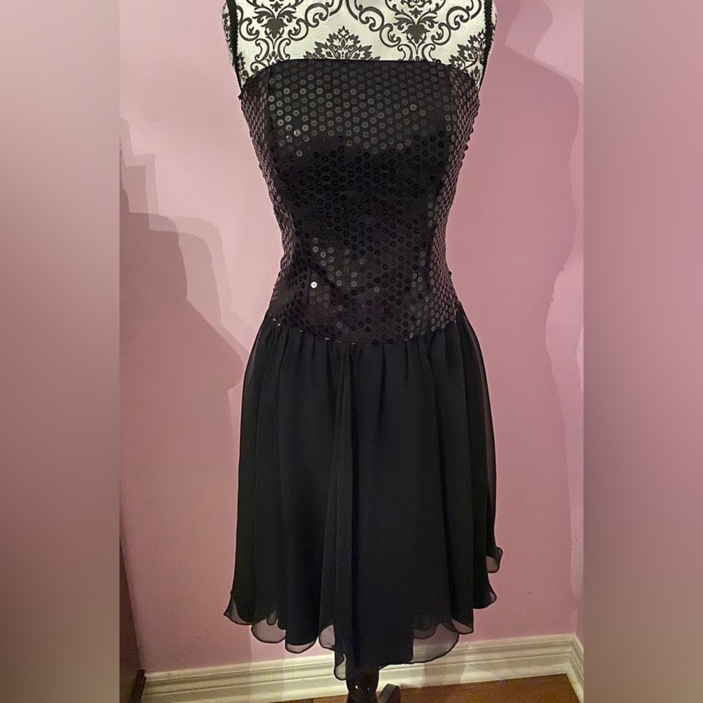 ✨VINTAGE ✨ Party Dress for Sale - circa ‘80s.